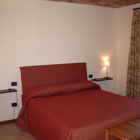 B&B Cascina Gaione Via Gallina,18B 12052 Neive Cn Ruang foto