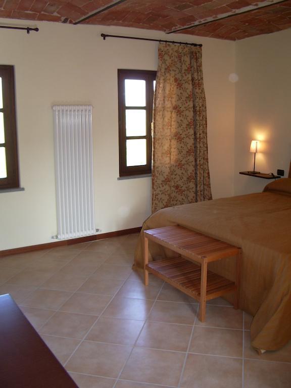 B&B Cascina Gaione Via Gallina,18B 12052 Neive Cn Ruang foto