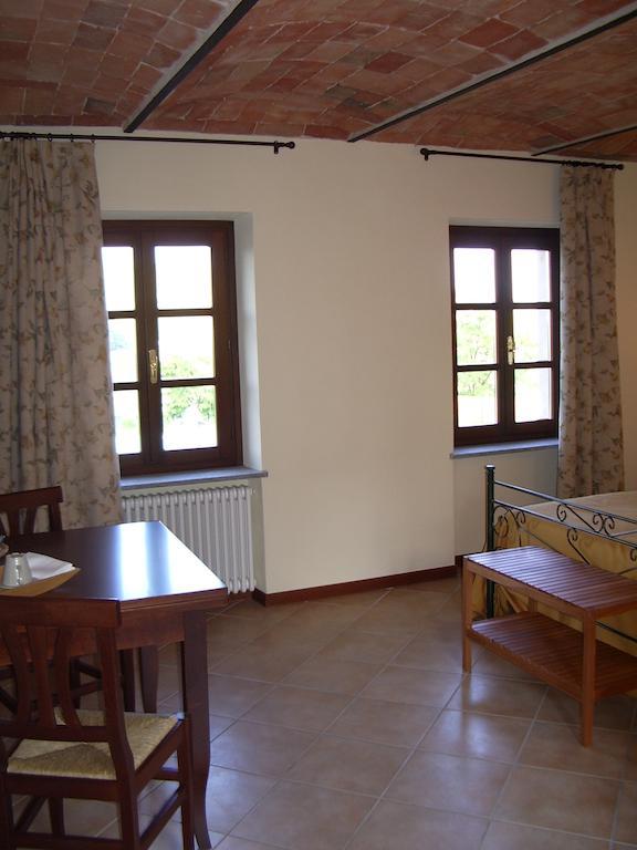 B&B Cascina Gaione Via Gallina,18B 12052 Neive Cn Ruang foto