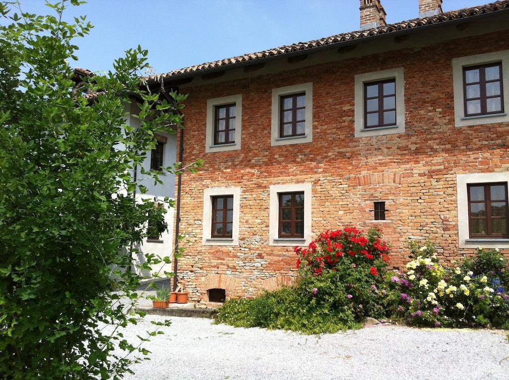 B&B Cascina Gaione Via Gallina,18B 12052 Neive Cn Bagian luar foto