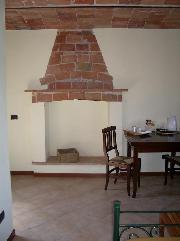 B&B Cascina Gaione Via Gallina,18B 12052 Neive Cn Ruang foto